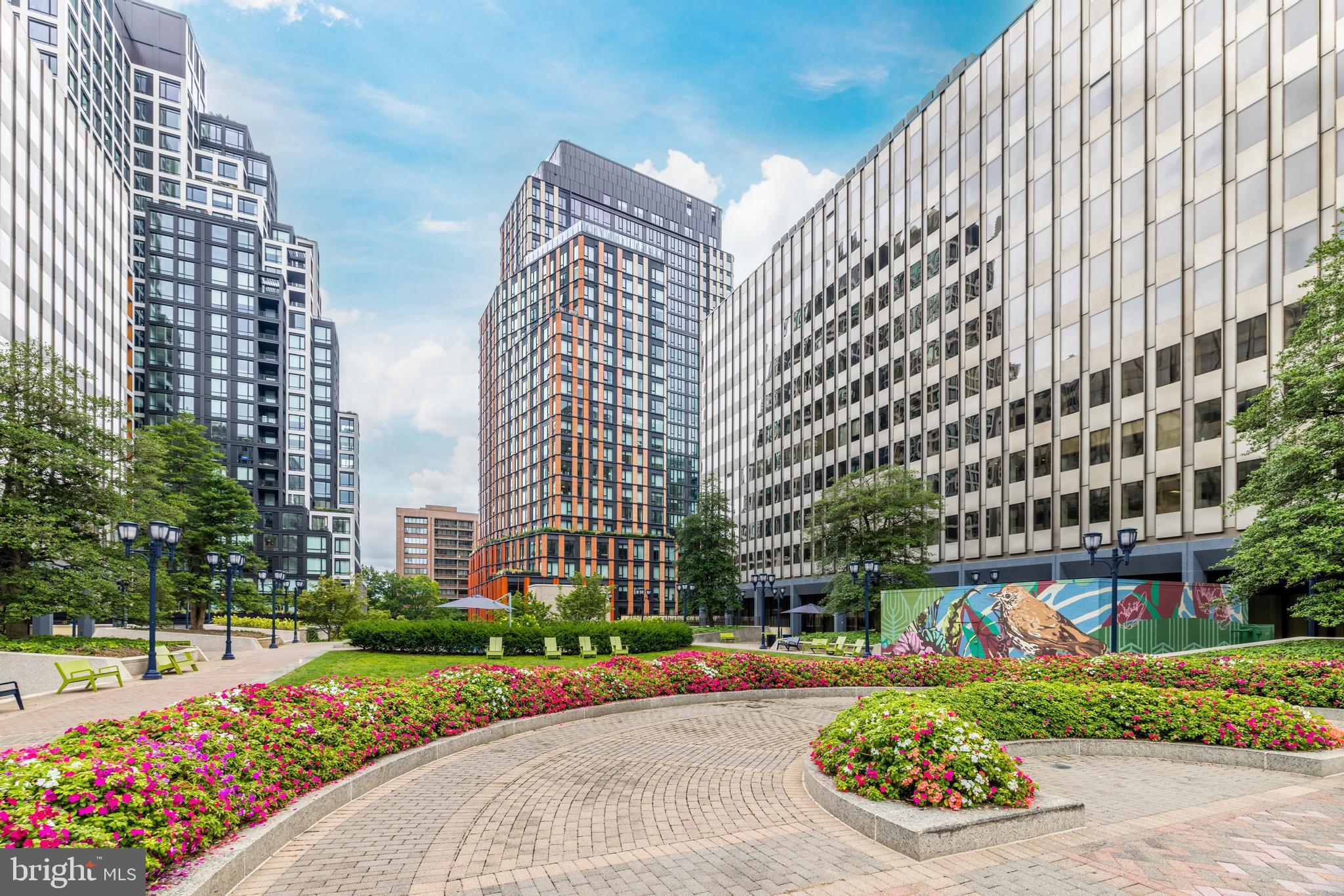 2465 Army Navy Dr #1-111