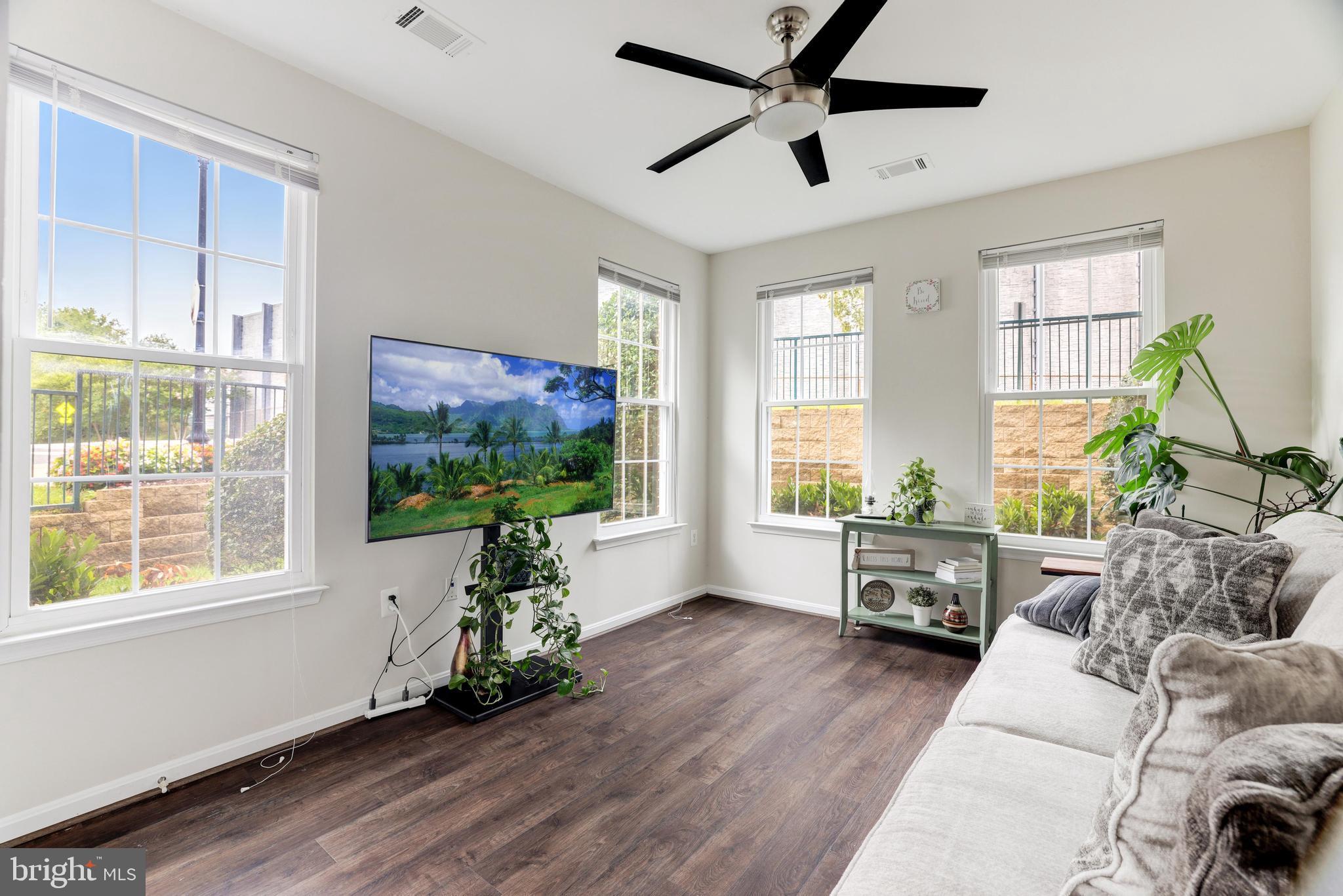 2465 Army Navy Dr #1-111