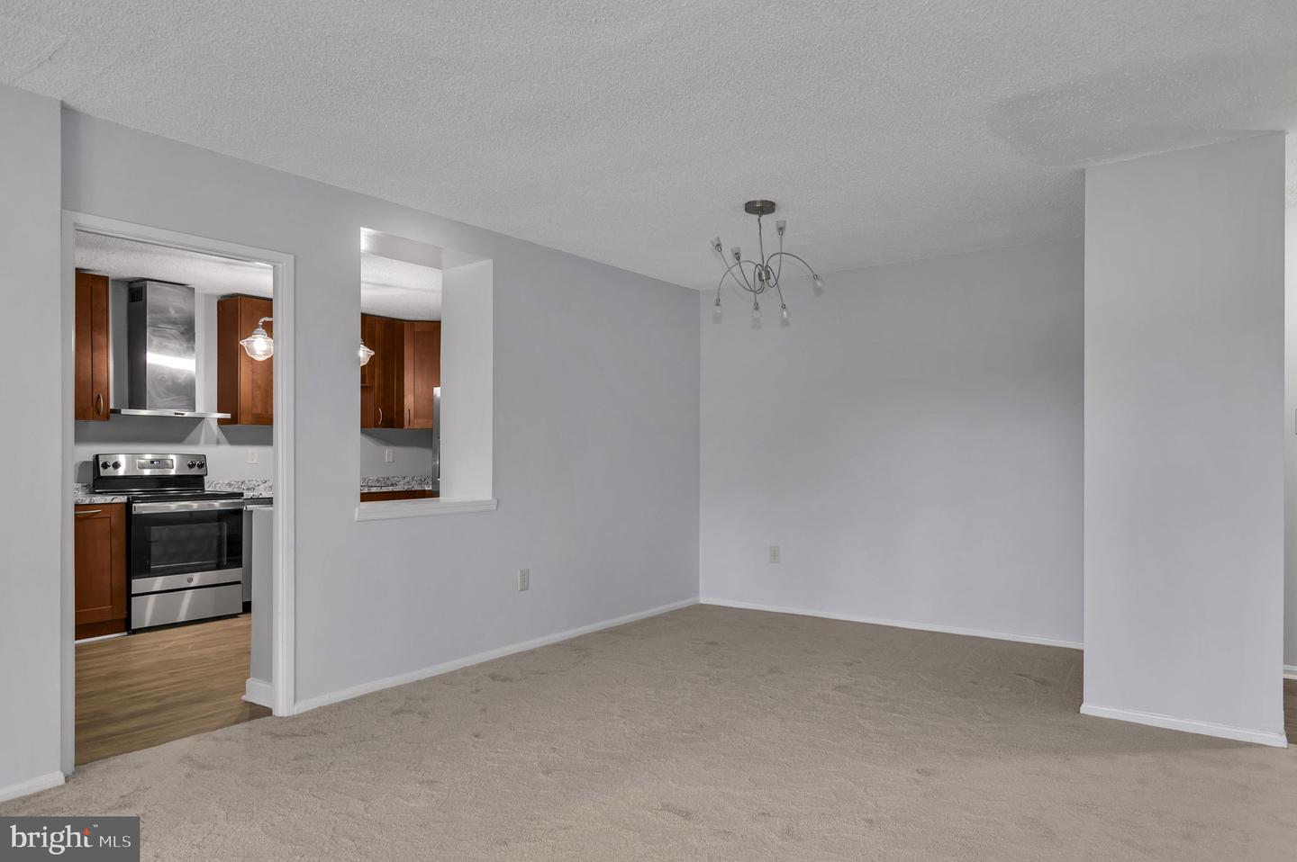 201 Yoakum Pkwy #52