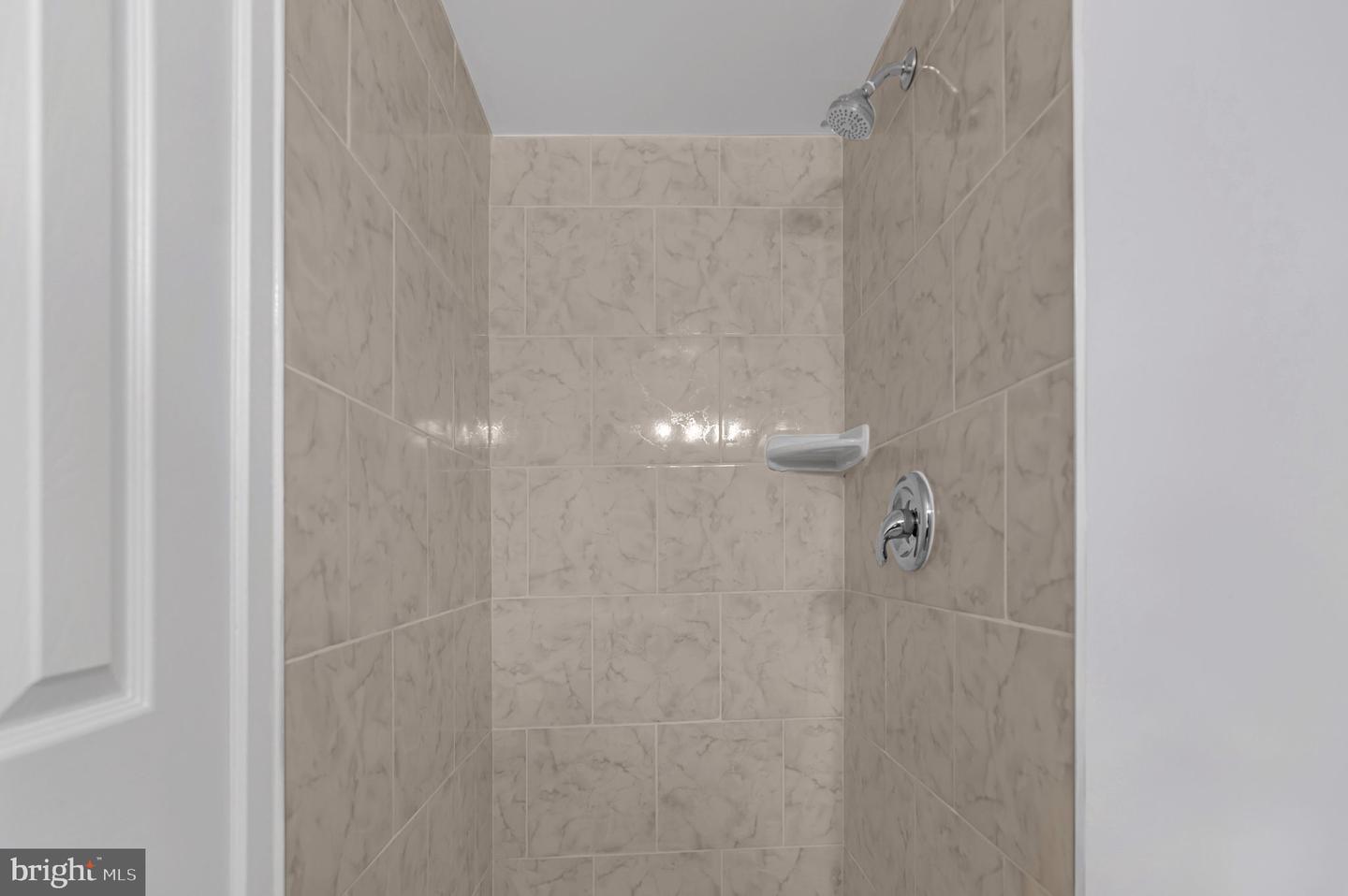 201 Yoakum Pkwy #52