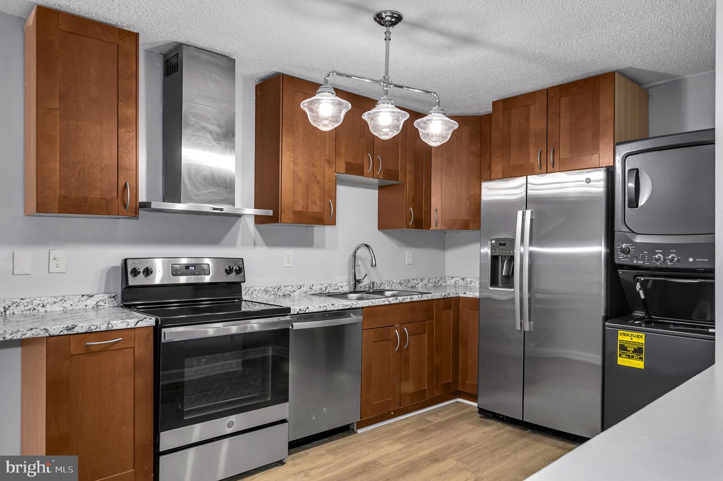 201 Yoakum Pkwy #52