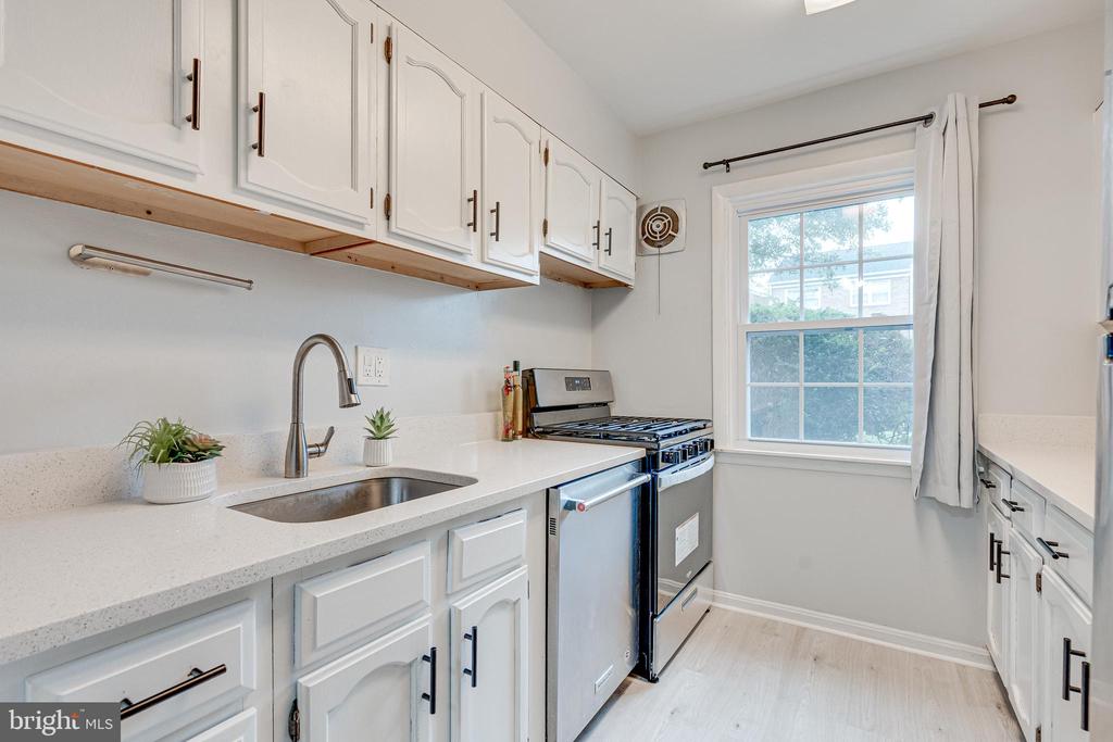 9473 FAIRFAX BOULEVARD 104