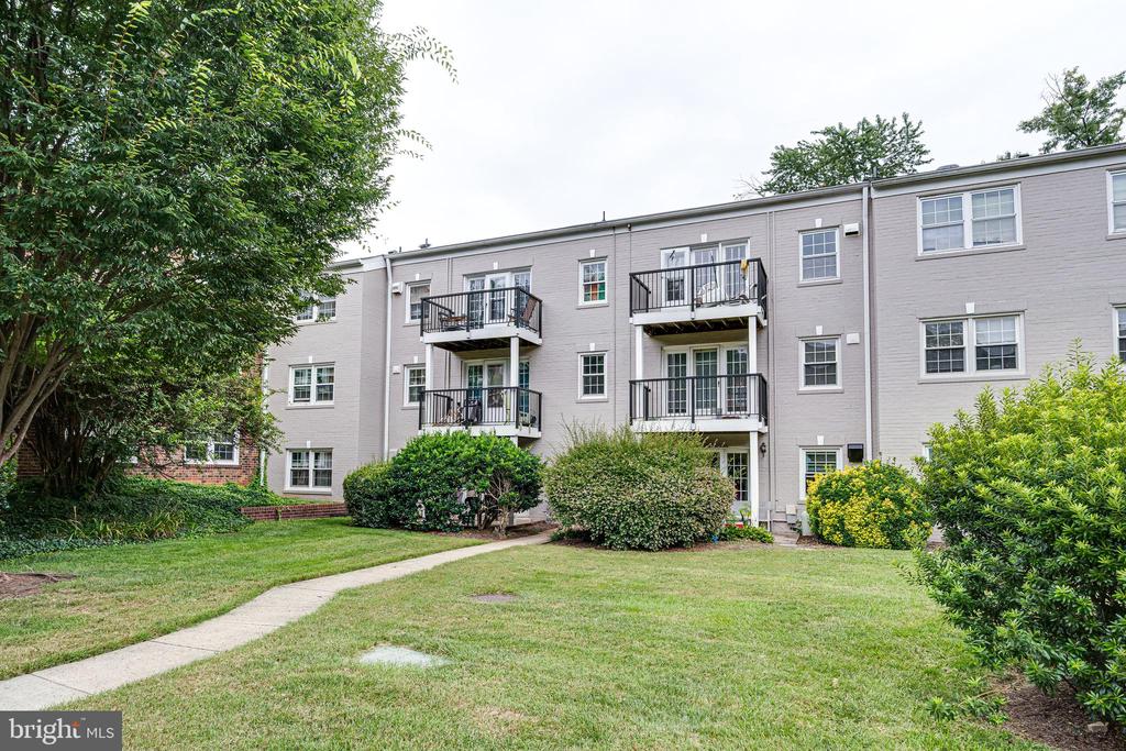 9473 FAIRFAX BOULEVARD 104