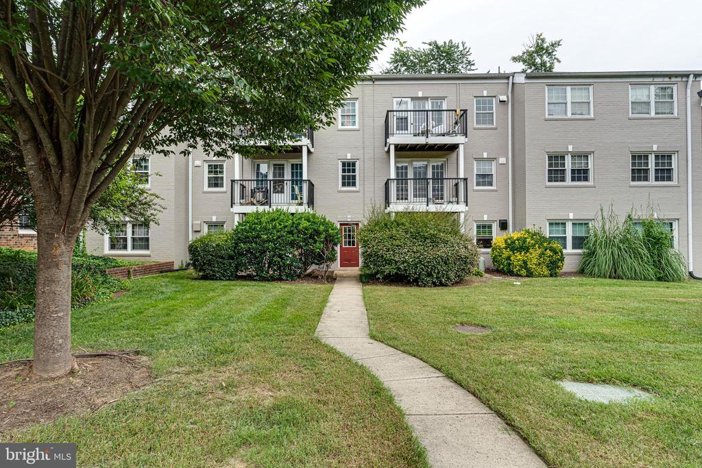 9473 FAIRFAX BOULEVARD 104