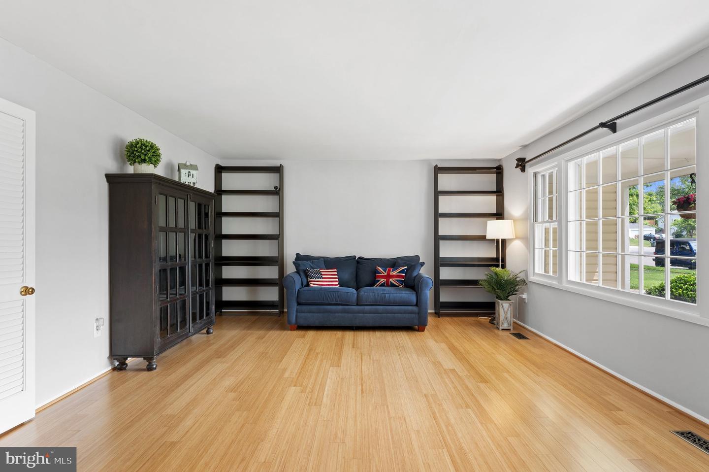 4118 Point Hollow Ln