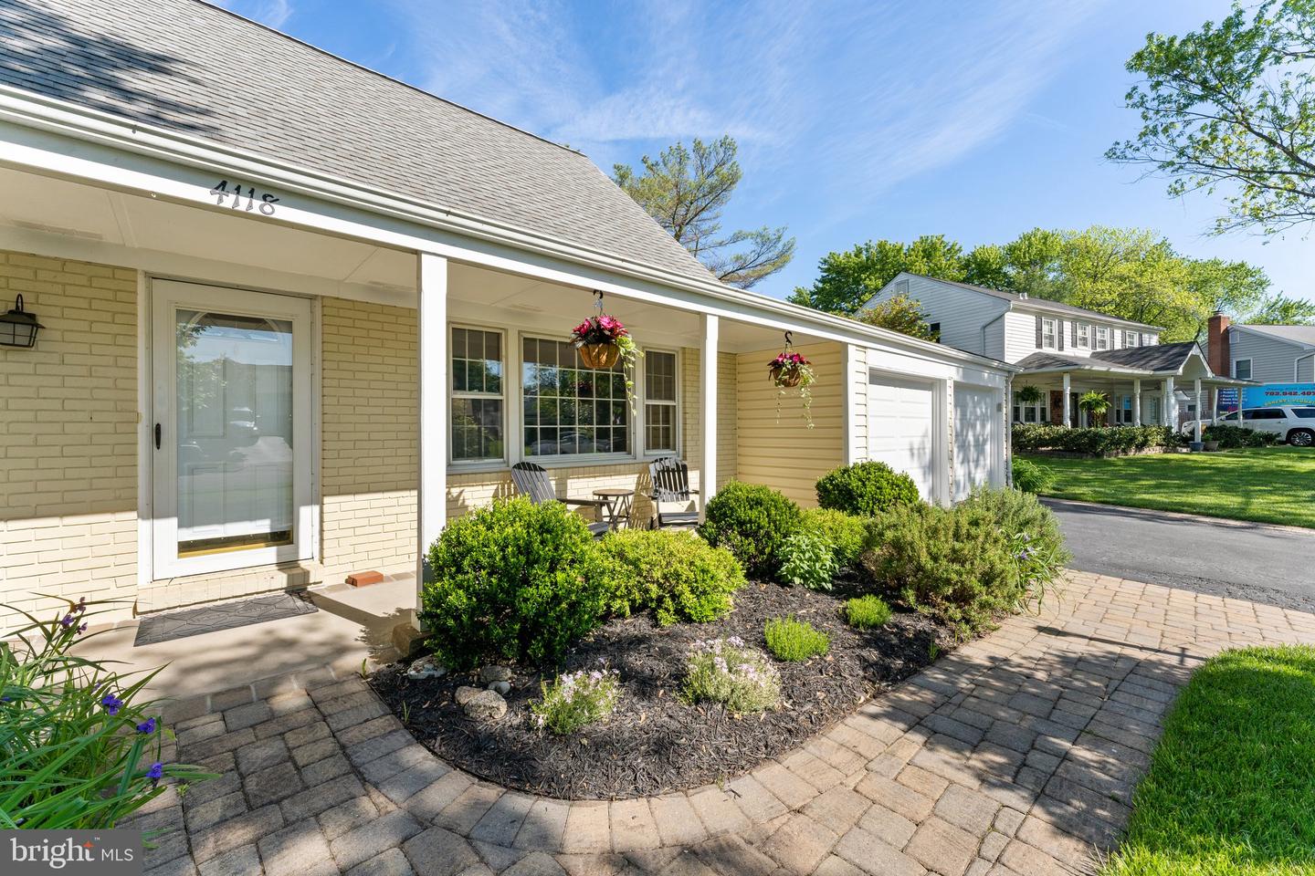 4118 Point Hollow Ln