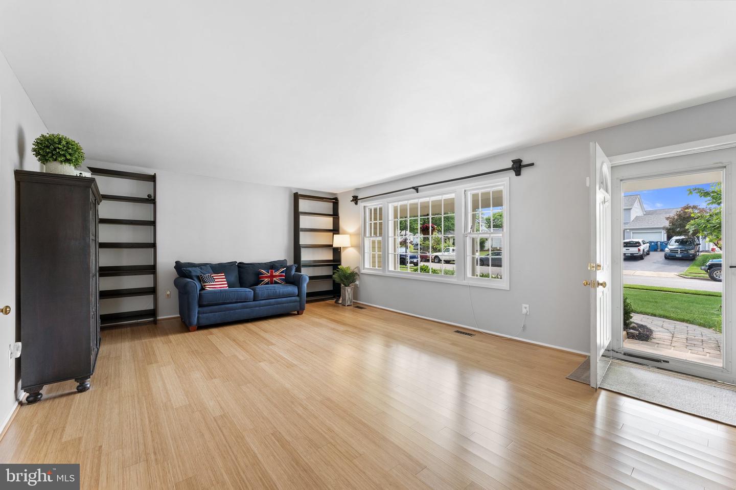 4118 Point Hollow Ln