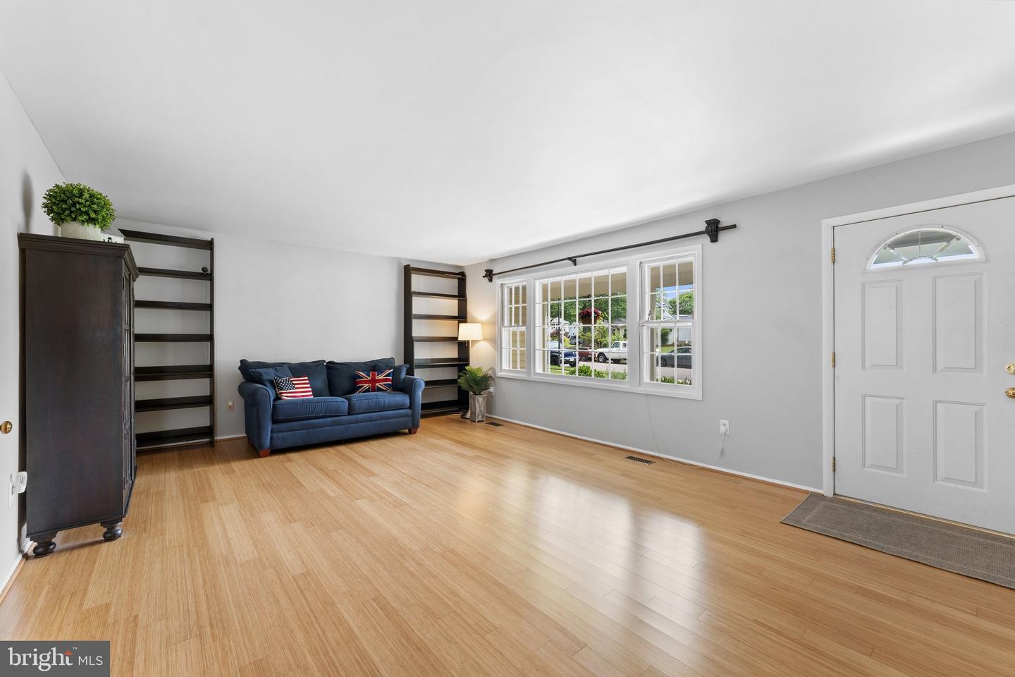 4118 Point Hollow Ln