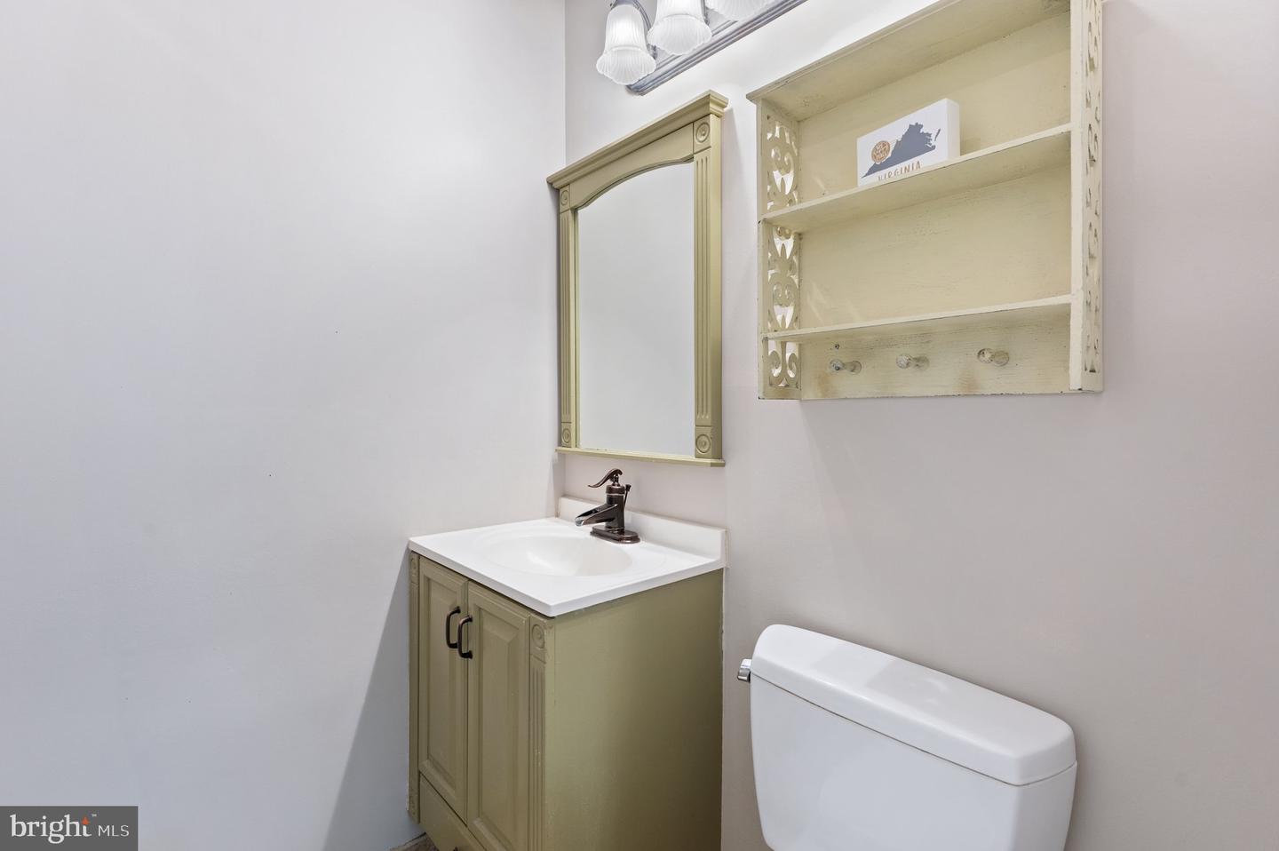 4118 Point Hollow Ln