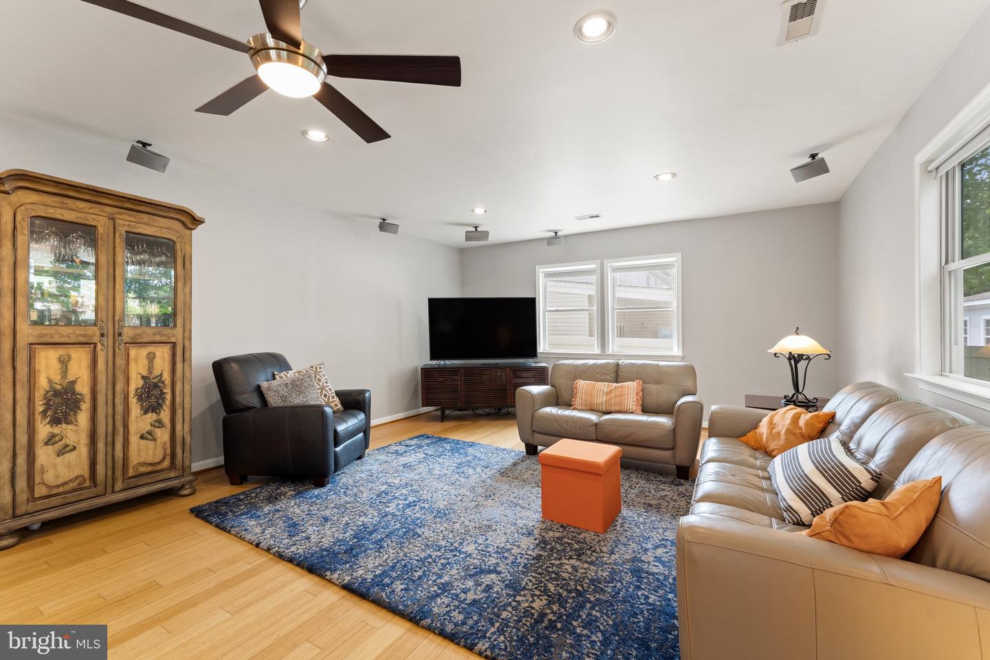 4118 Point Hollow Ln