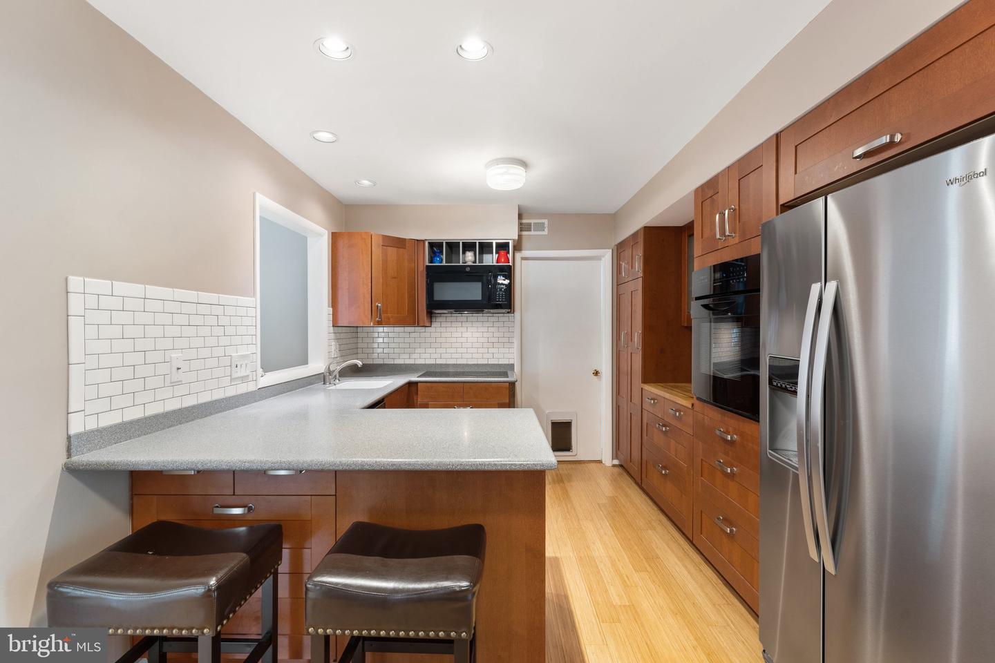 4118 Point Hollow Ln
