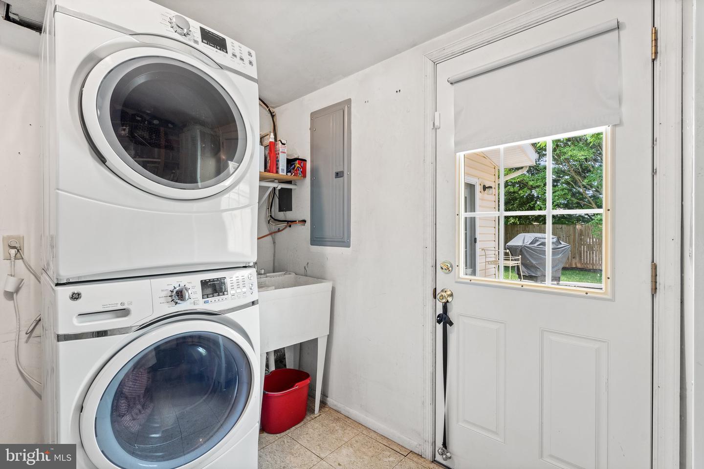 4118 Point Hollow Ln