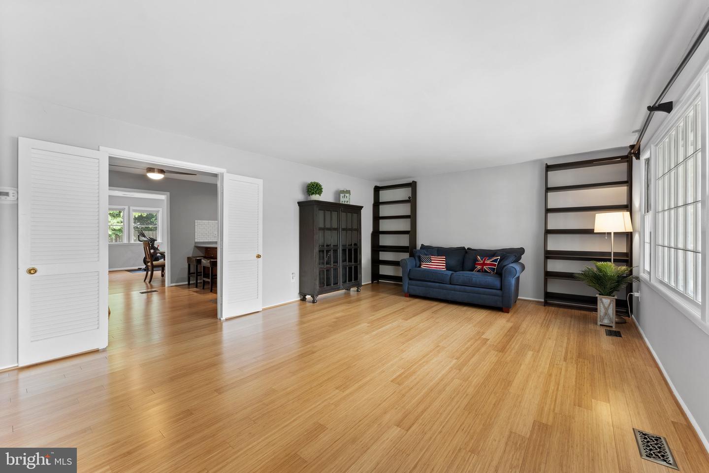 4118 Point Hollow Ln