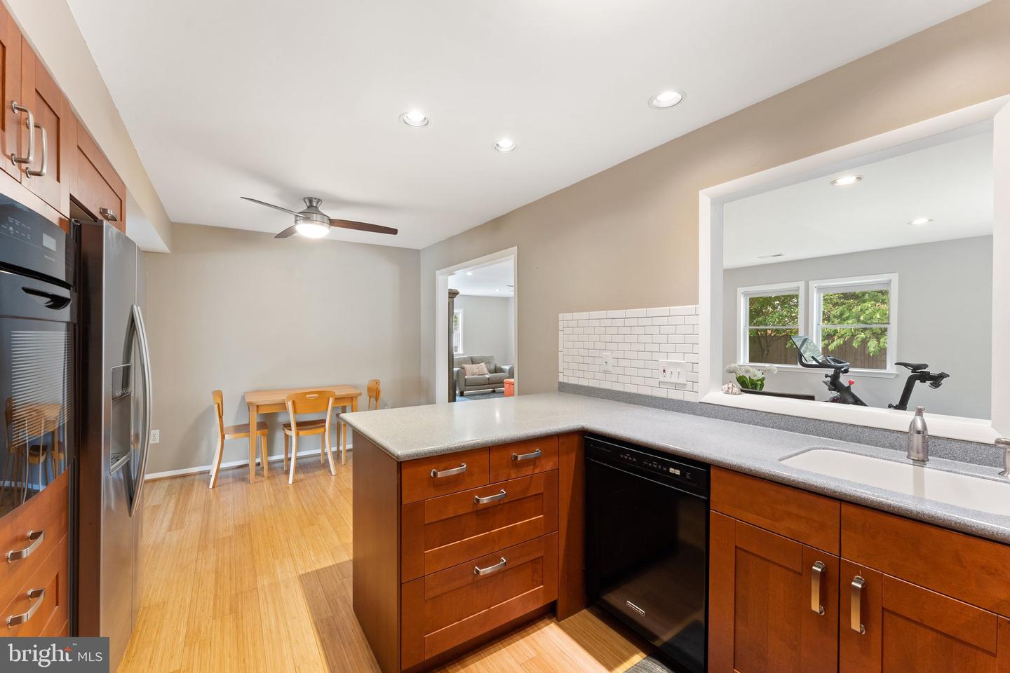 4118 Point Hollow Ln