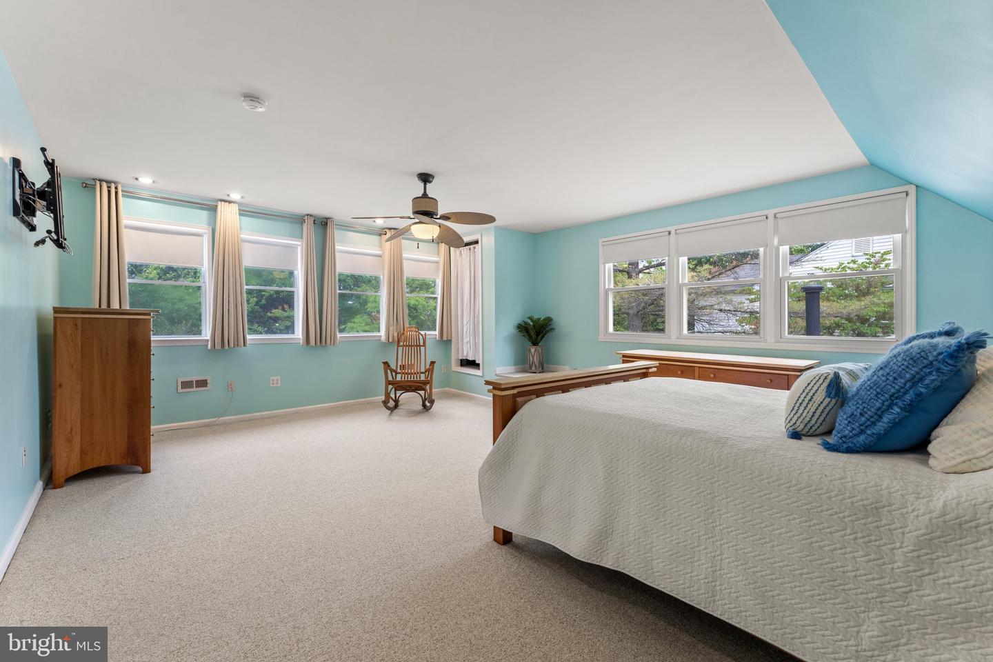 4118 Point Hollow Ln