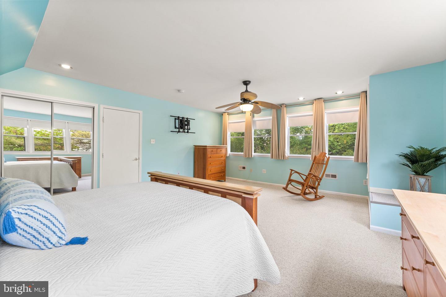 4118 Point Hollow Ln