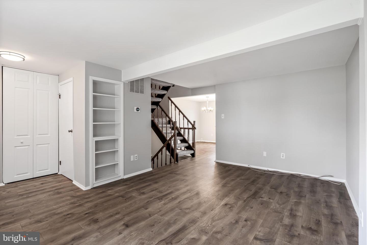 8663 Maple Glen Ct
