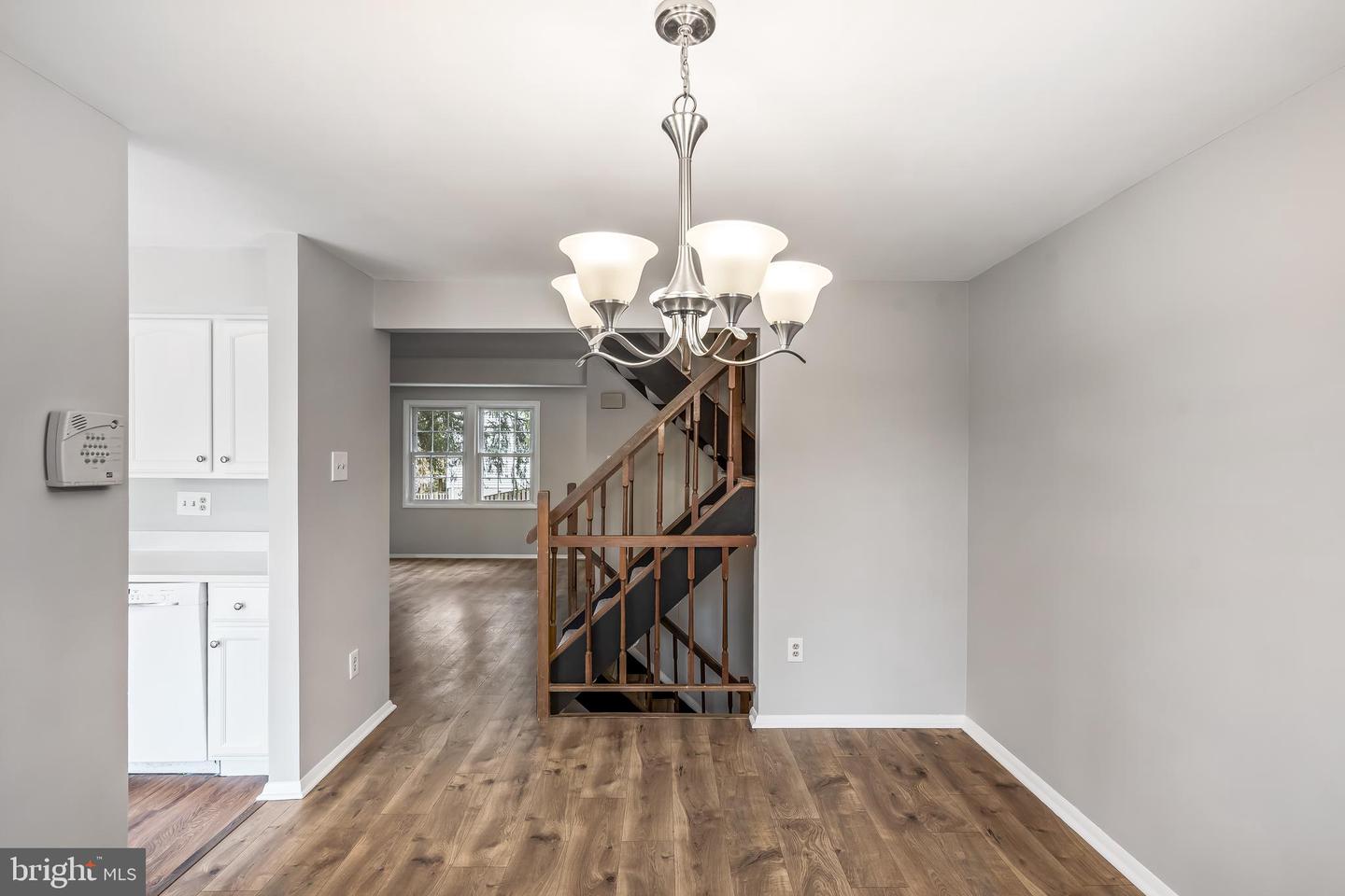 8663 Maple Glen Ct