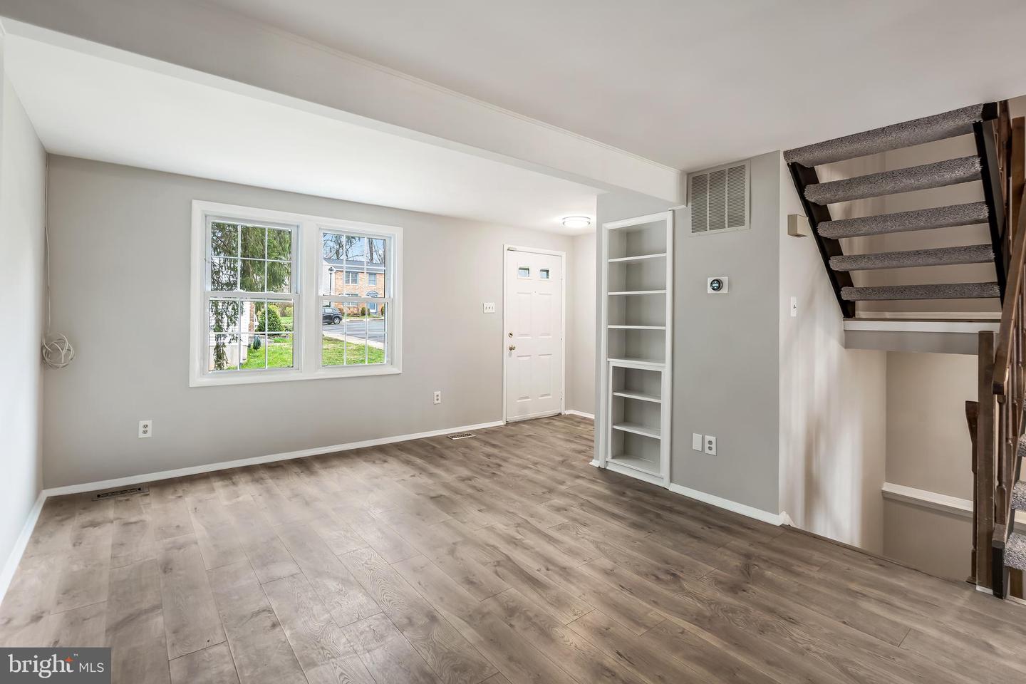 8663 Maple Glen Ct
