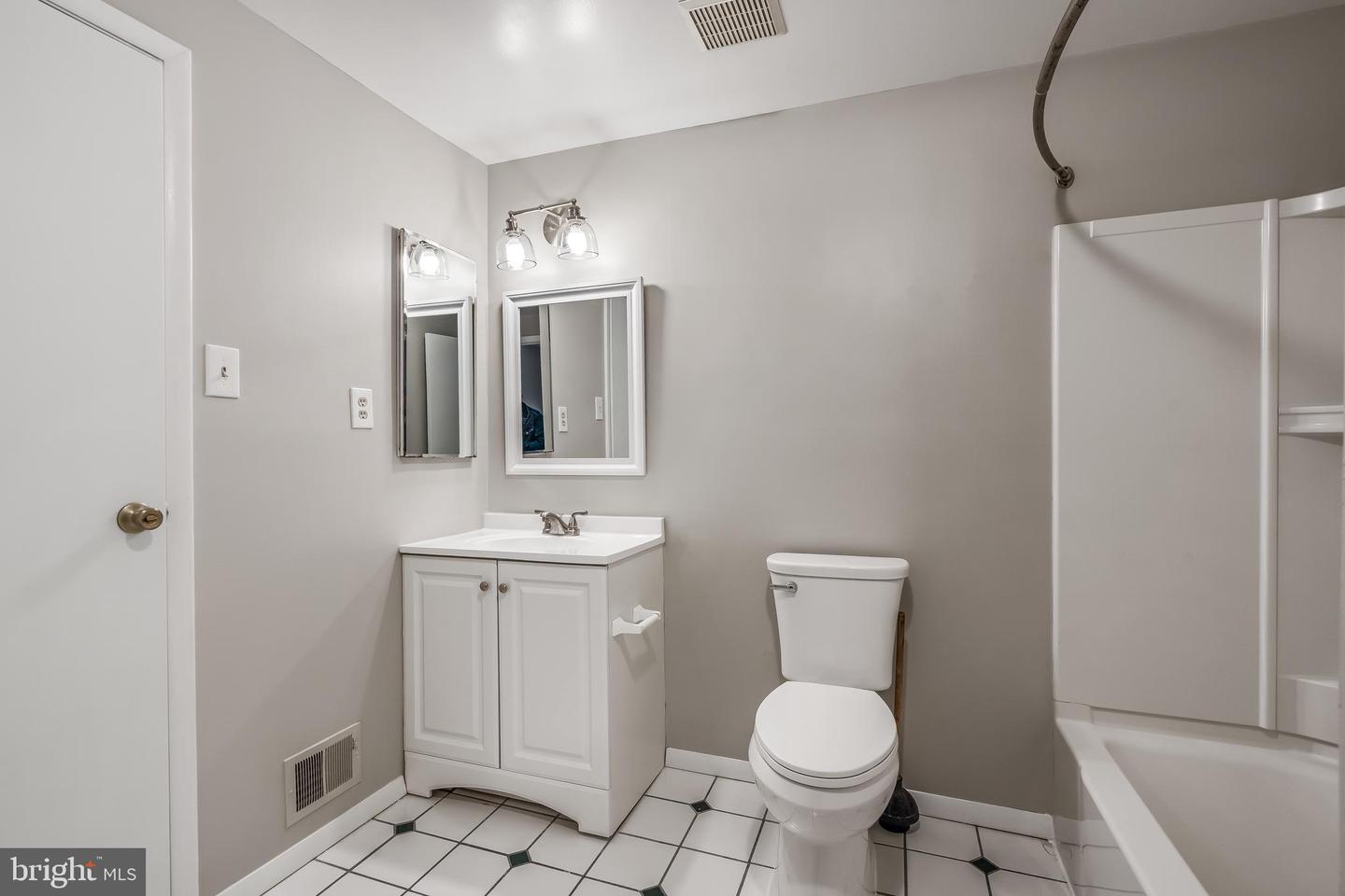 8663 Maple Glen Ct