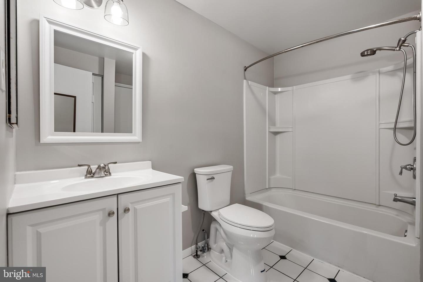8663 Maple Glen Ct