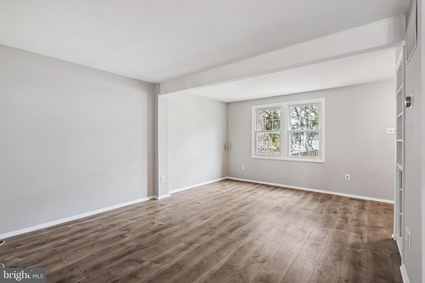 8663 Maple Glen Ct