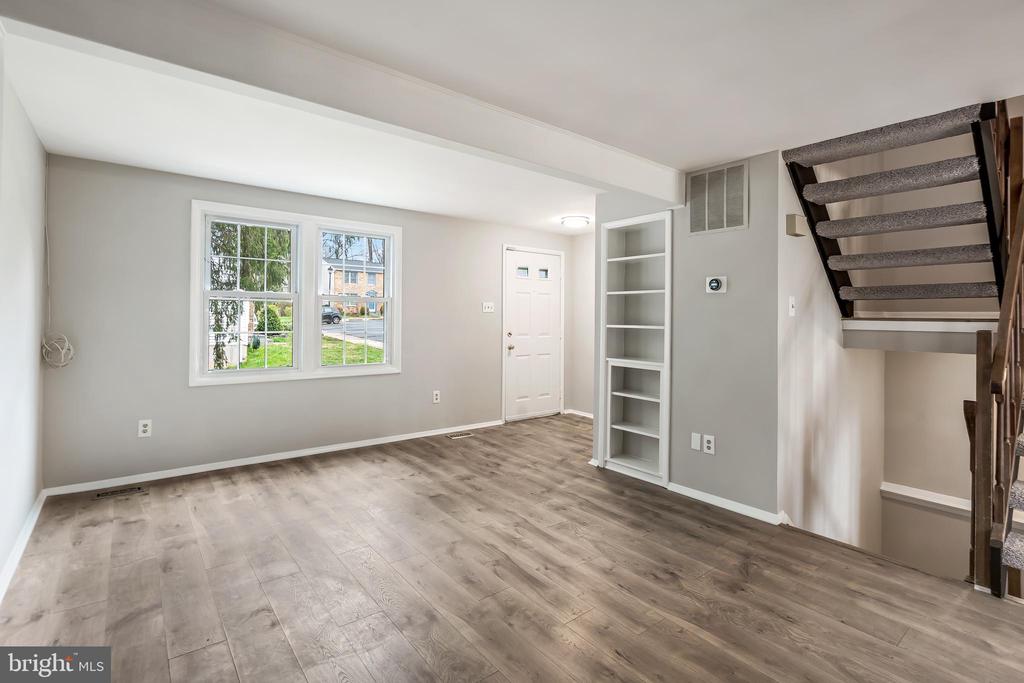 8663 Maple Glen Ct