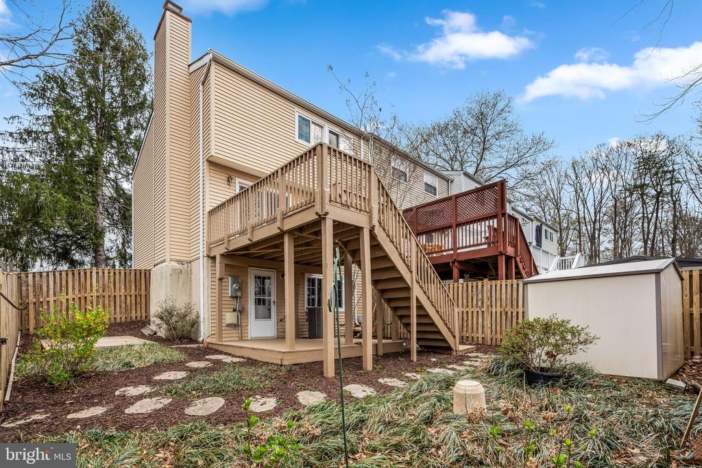 8663 Maple Glen Ct
