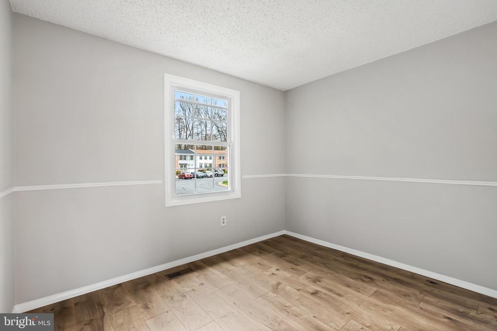 8663 Maple Glen Ct