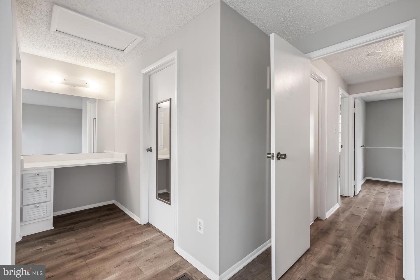 8663 Maple Glen Ct