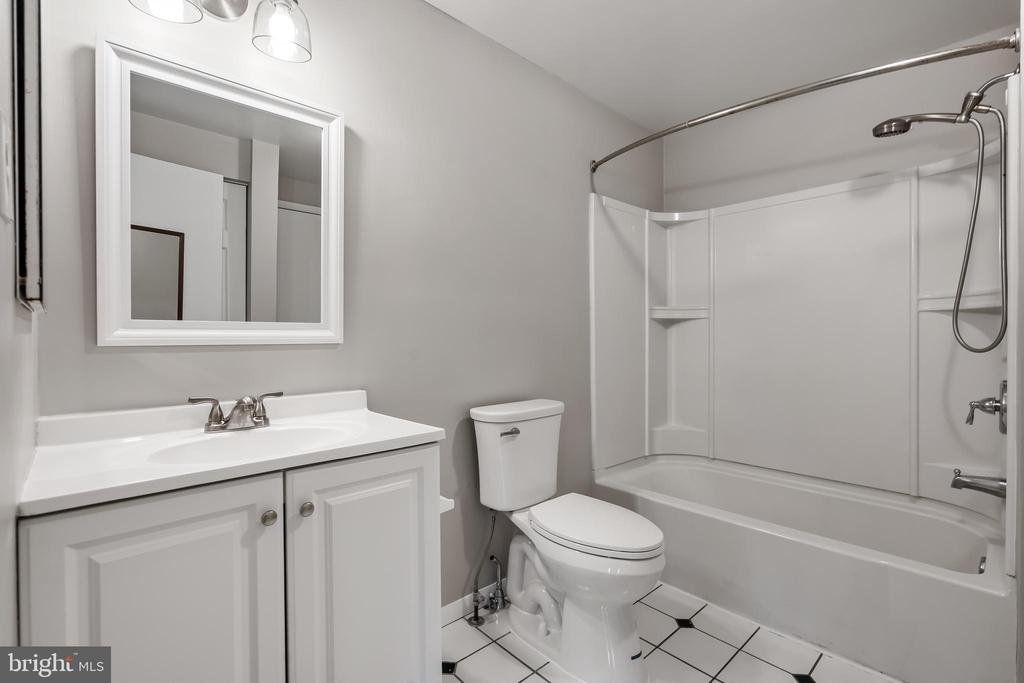 8663 Maple Glen Ct