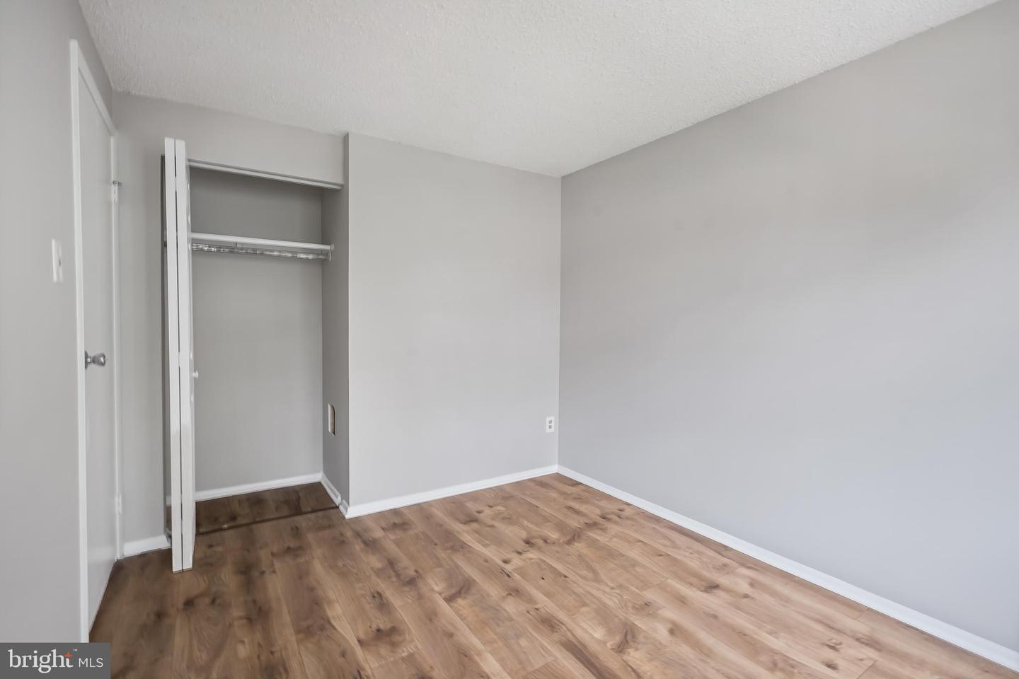 8663 Maple Glen Ct