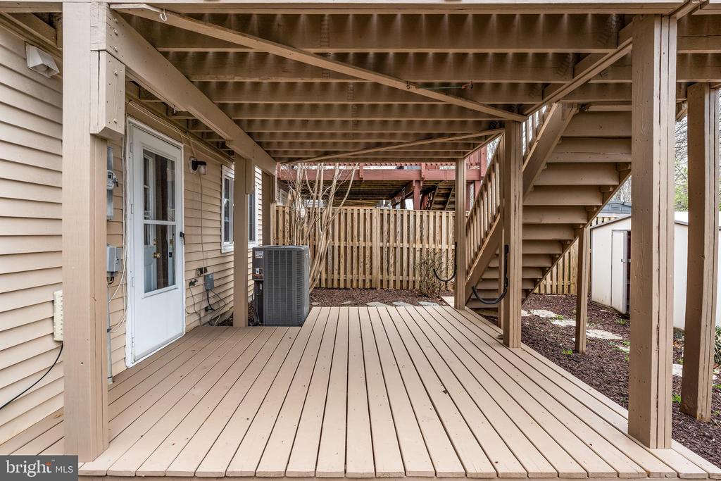 8663 Maple Glen Ct