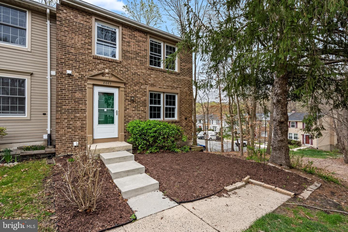 8663 Maple Glen Ct