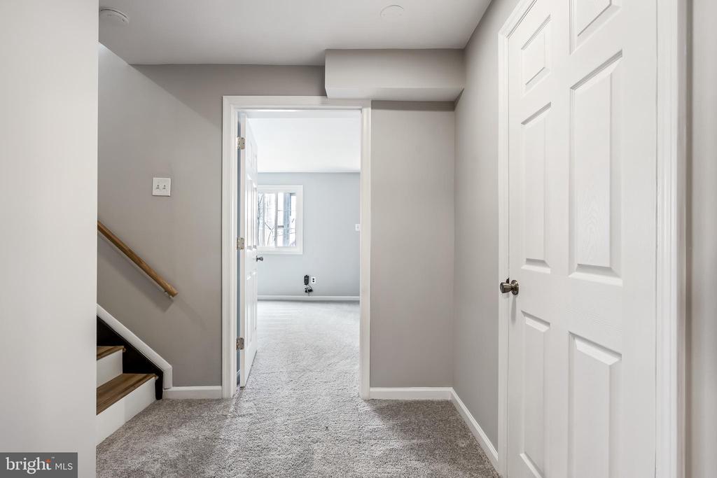 8663 Maple Glen Ct
