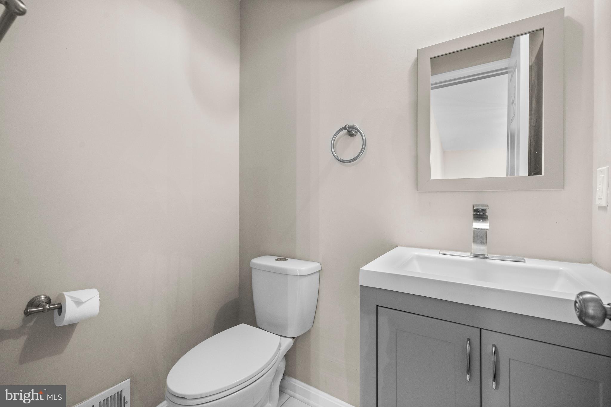 10402 HOLLYOAK PLACE