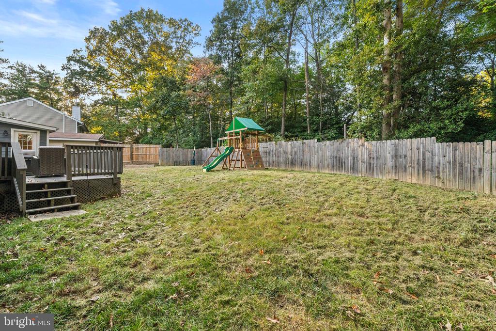 10402 HOLLYOAK PLACE
