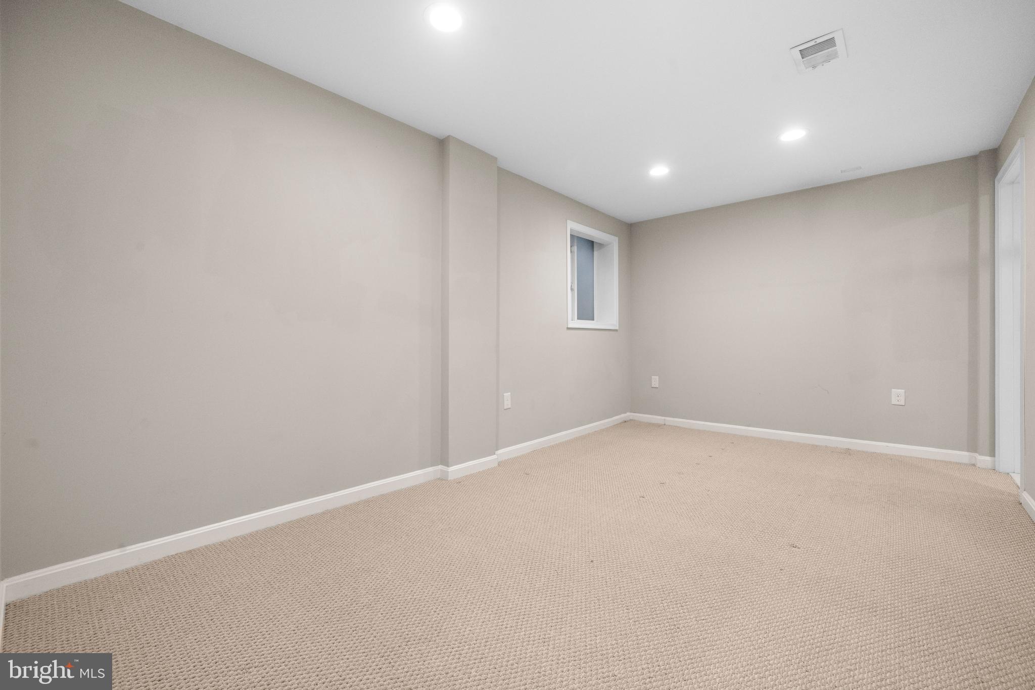 10402 HOLLYOAK PLACE