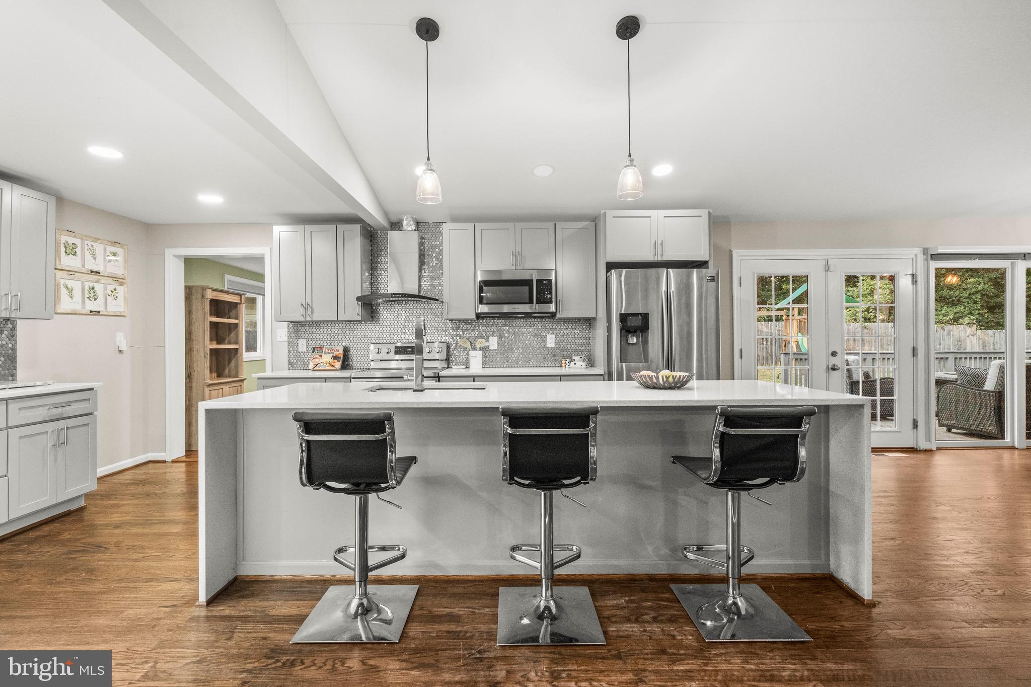 10402 HOLLYOAK PLACE