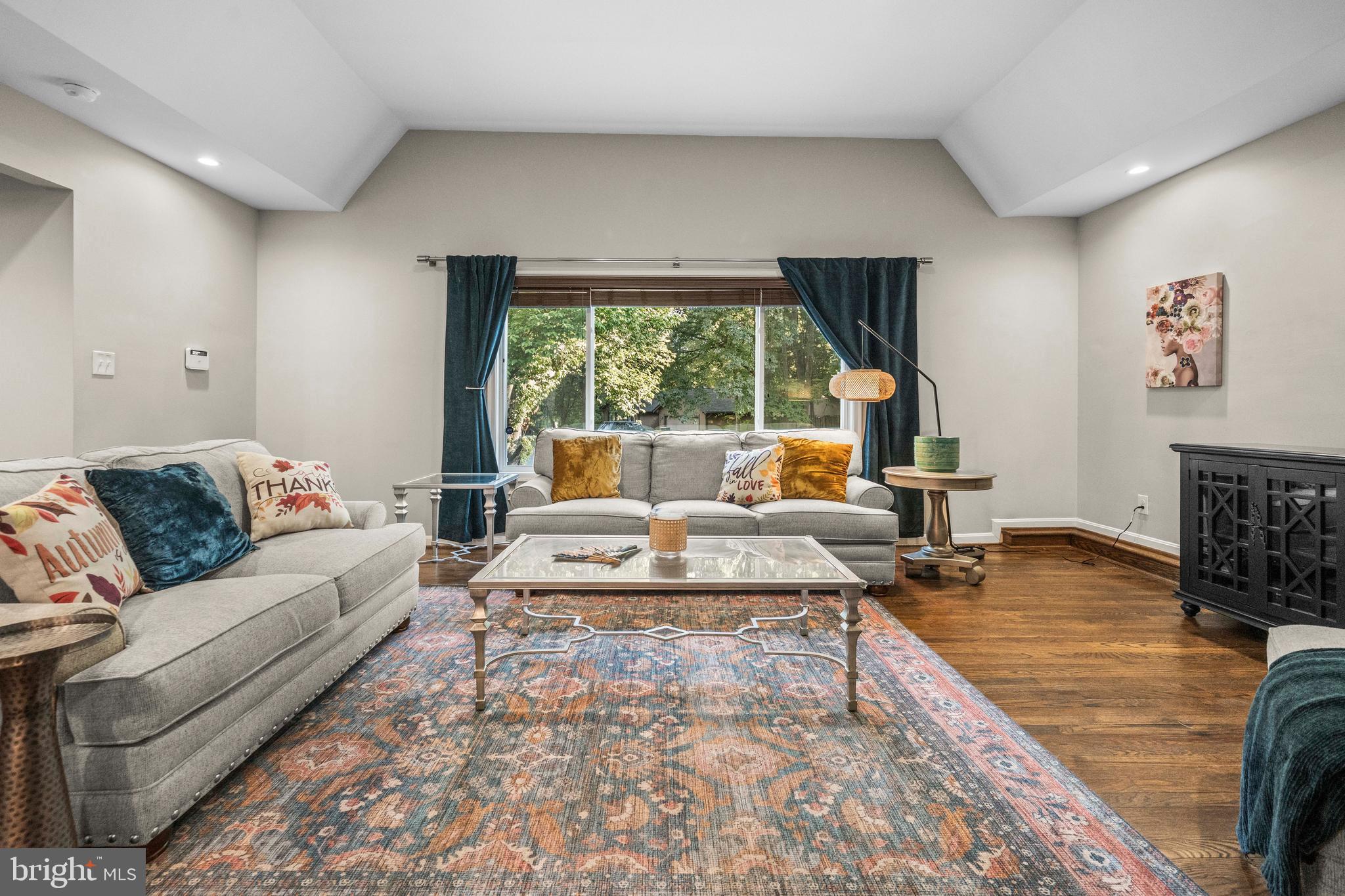 10402 HOLLYOAK PLACE