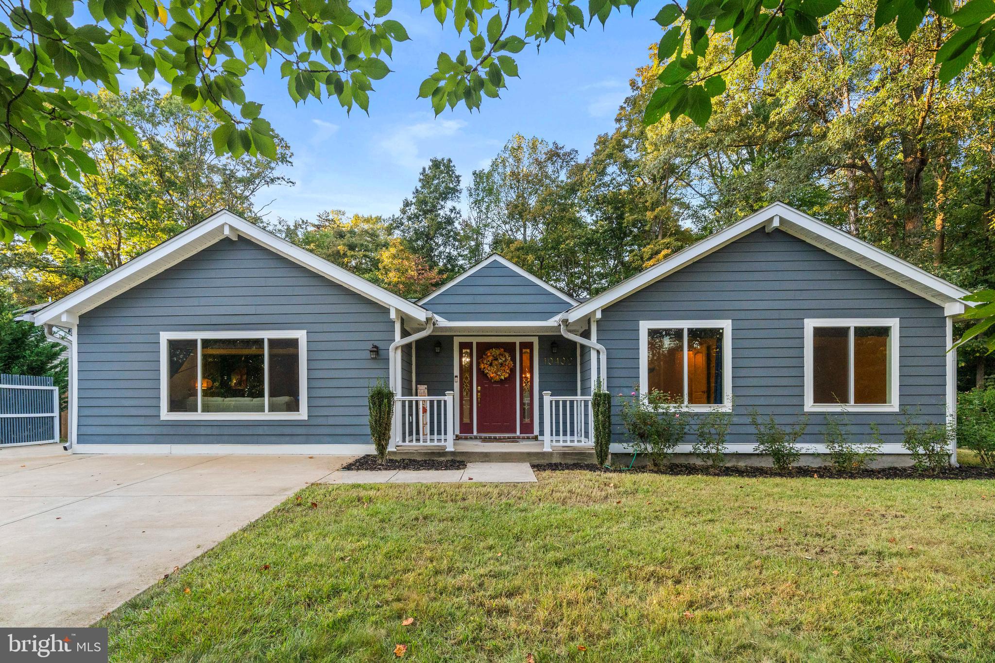 10402 HOLLYOAK PLACE