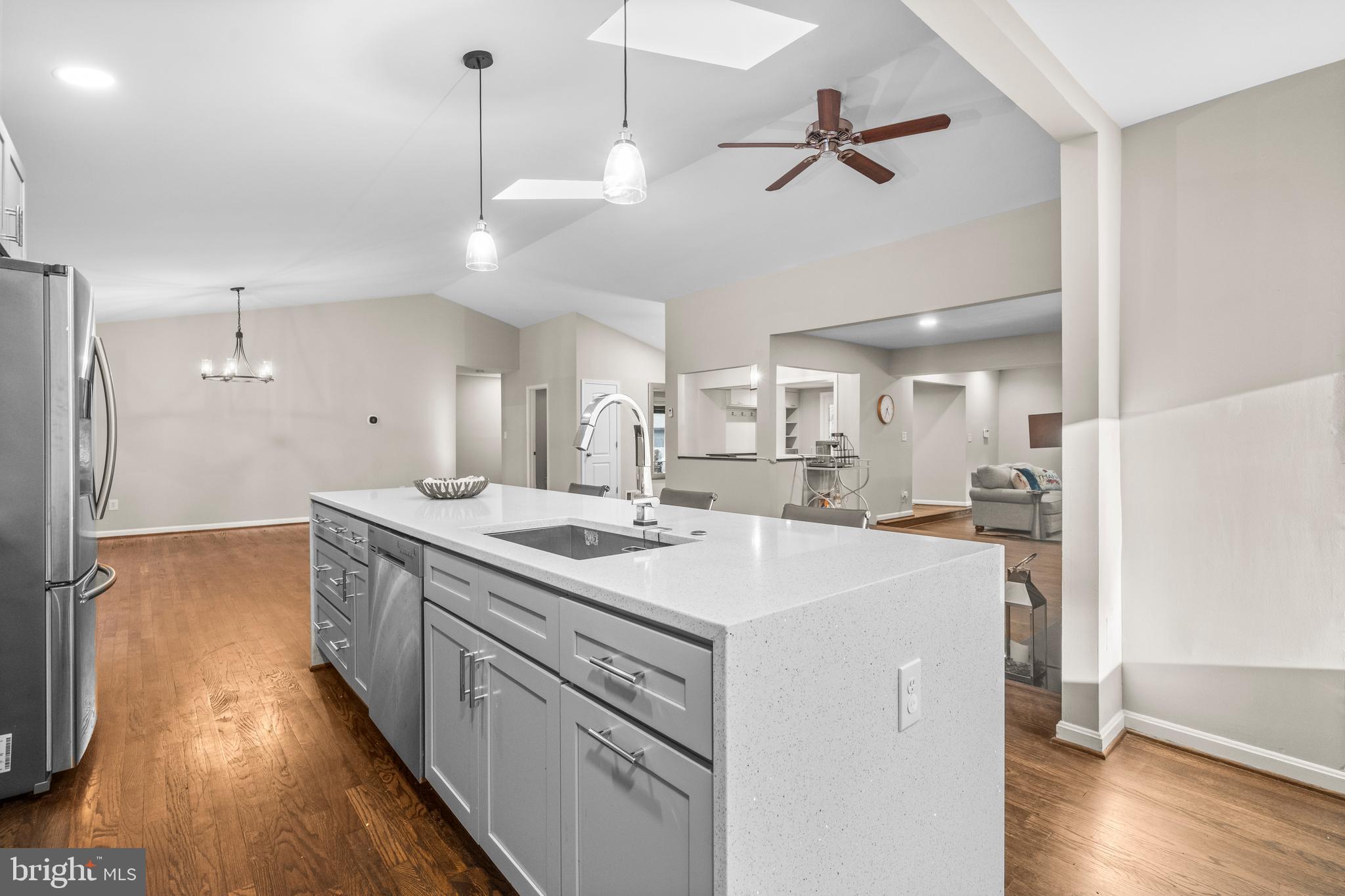 10402 HOLLYOAK PLACE