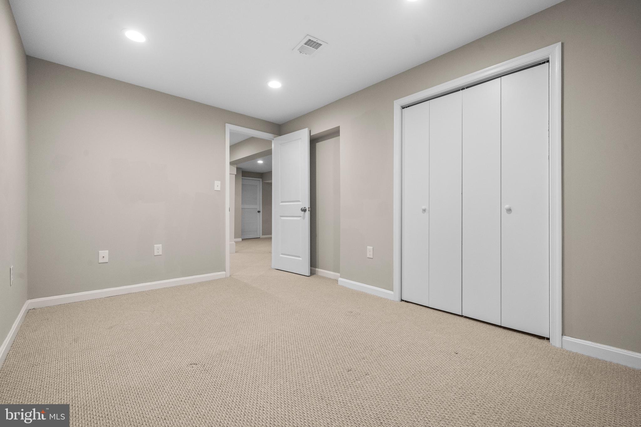 10402 HOLLYOAK PLACE