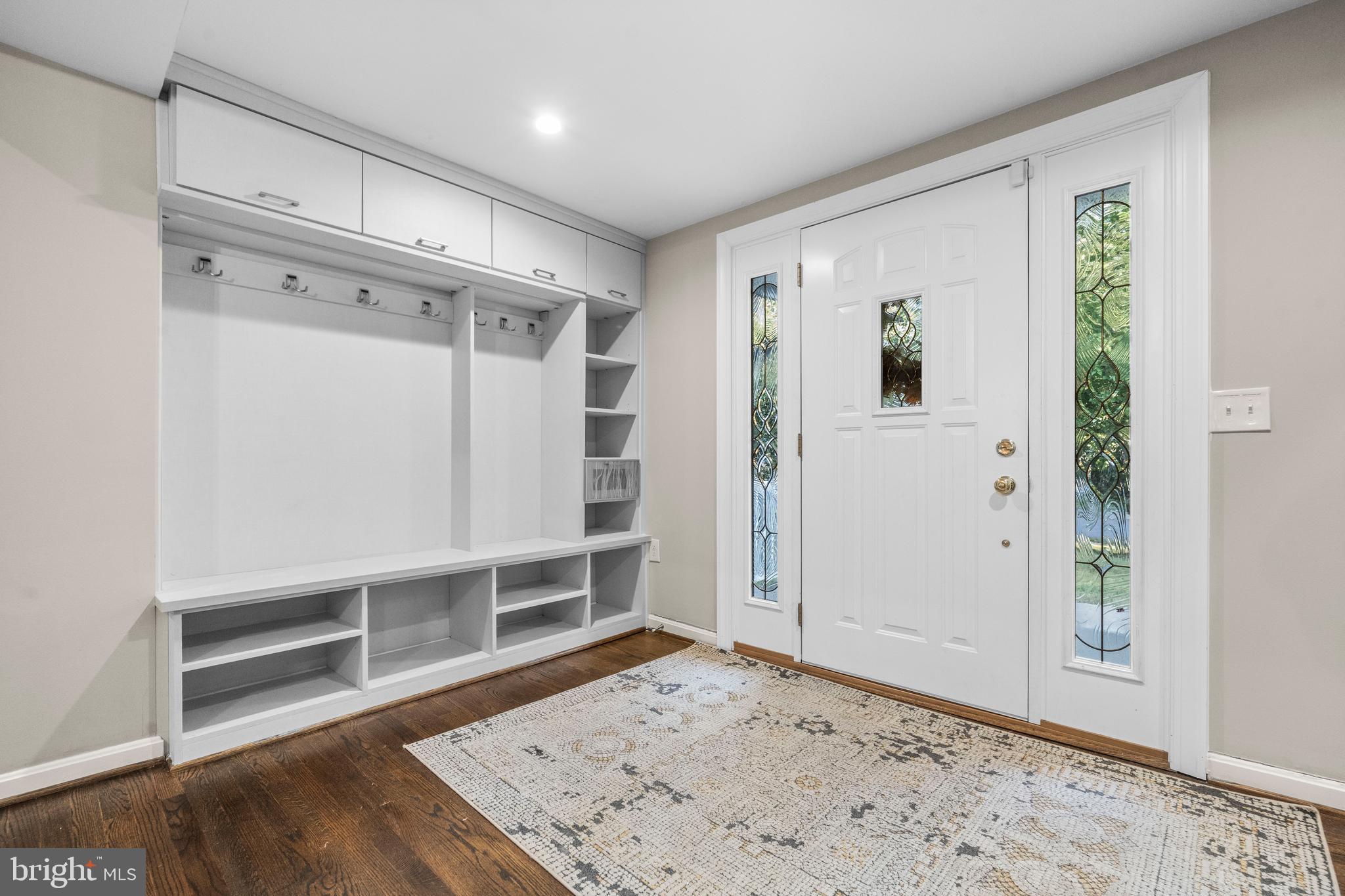 10402 HOLLYOAK PLACE