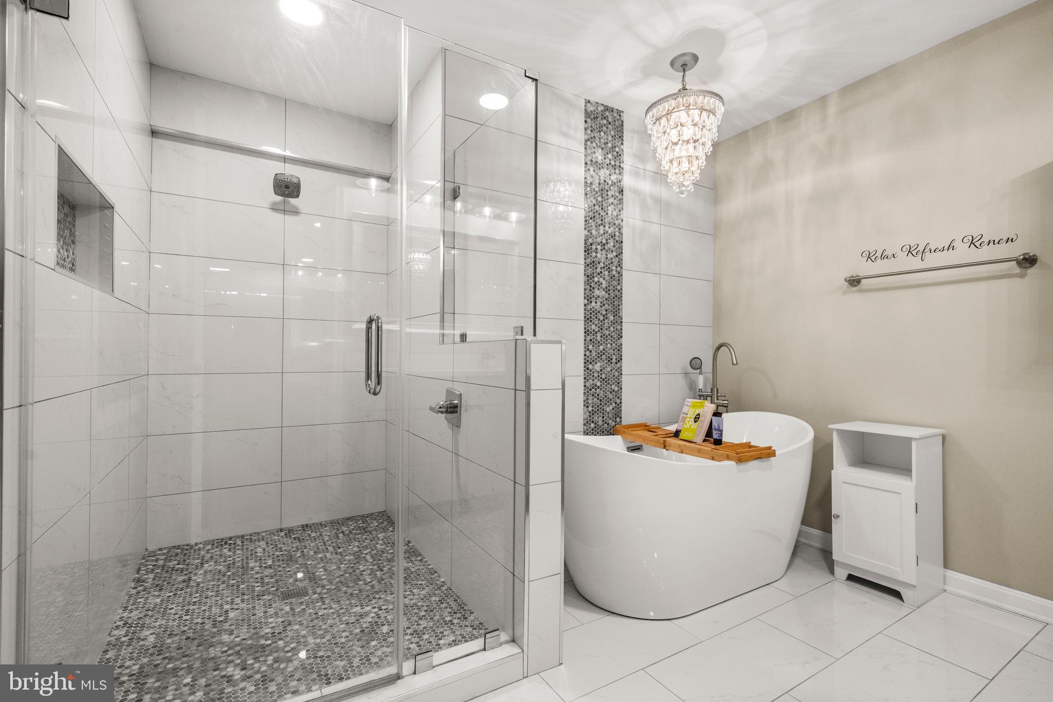 10402 HOLLYOAK PLACE