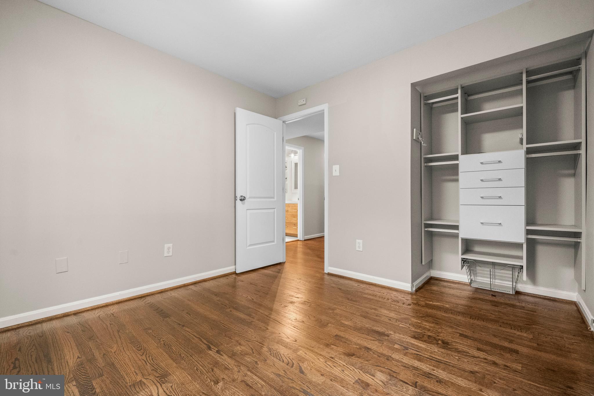 10402 HOLLYOAK PLACE