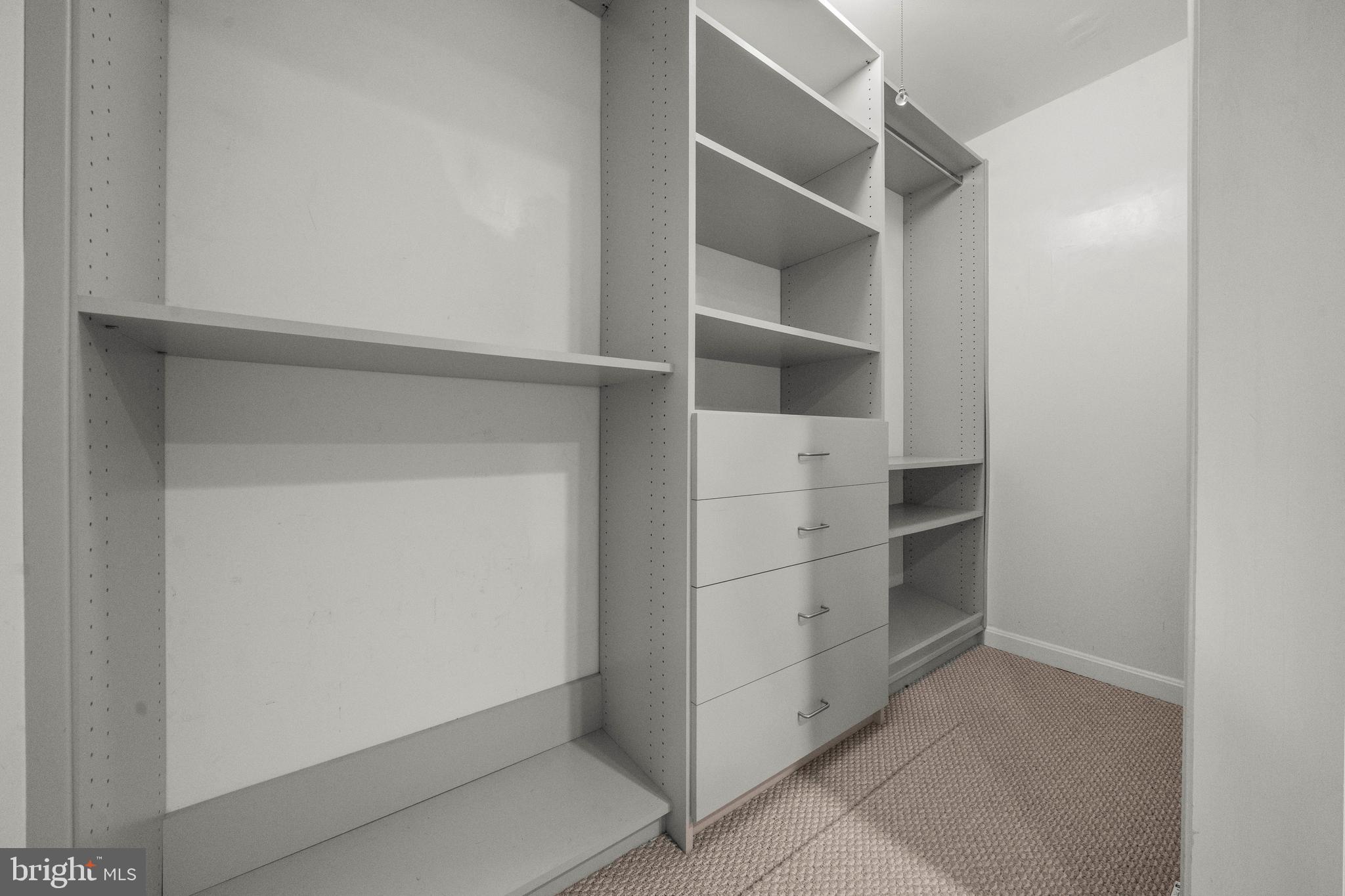 10402 HOLLYOAK PLACE