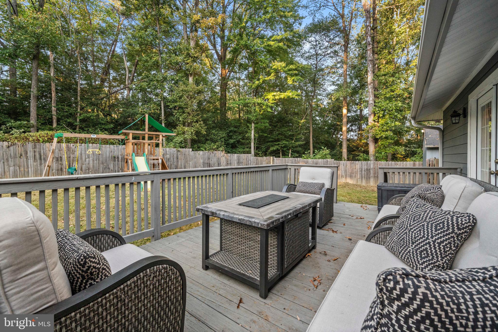 10402 HOLLYOAK PLACE