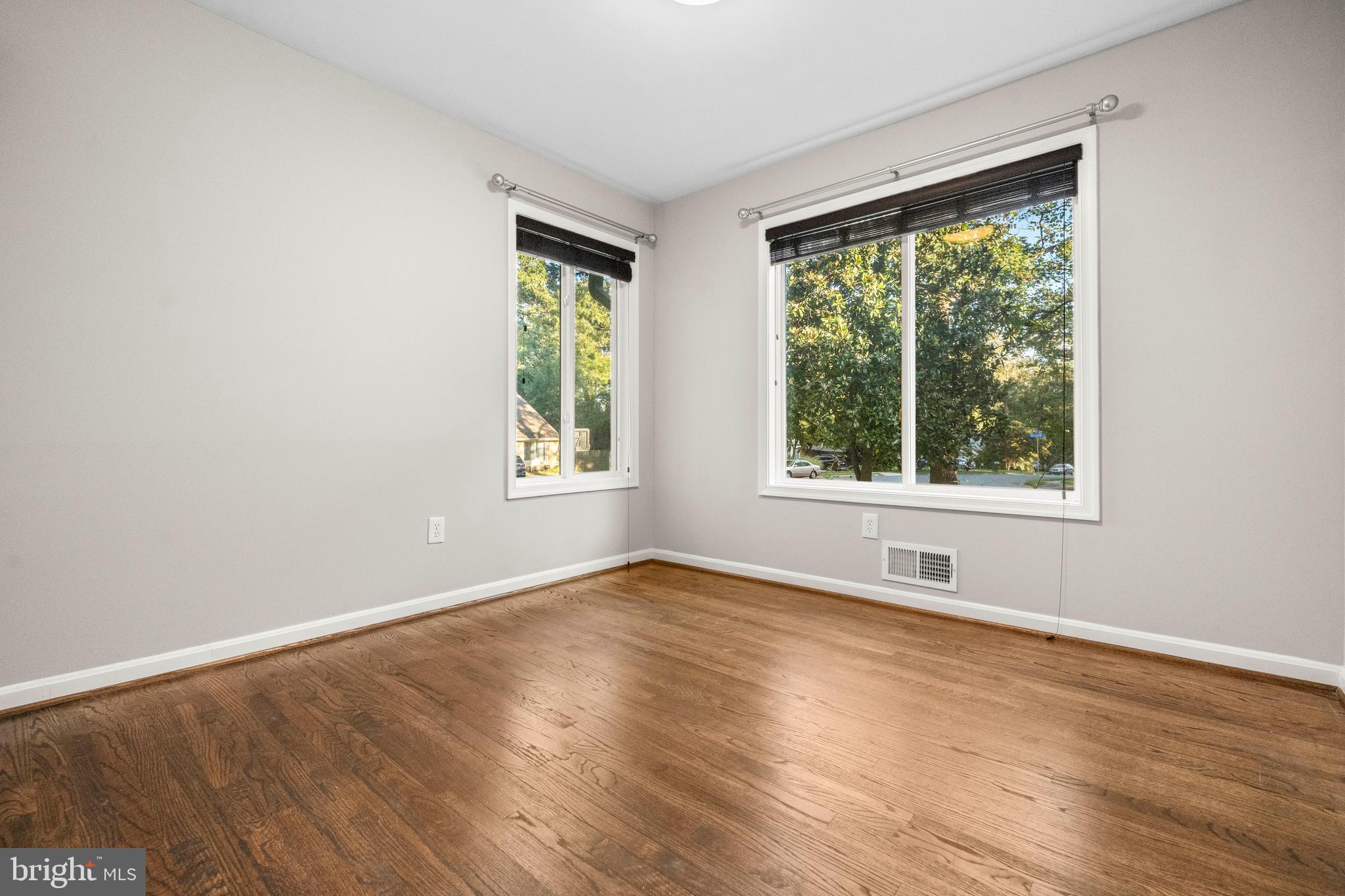 10402 HOLLYOAK PLACE