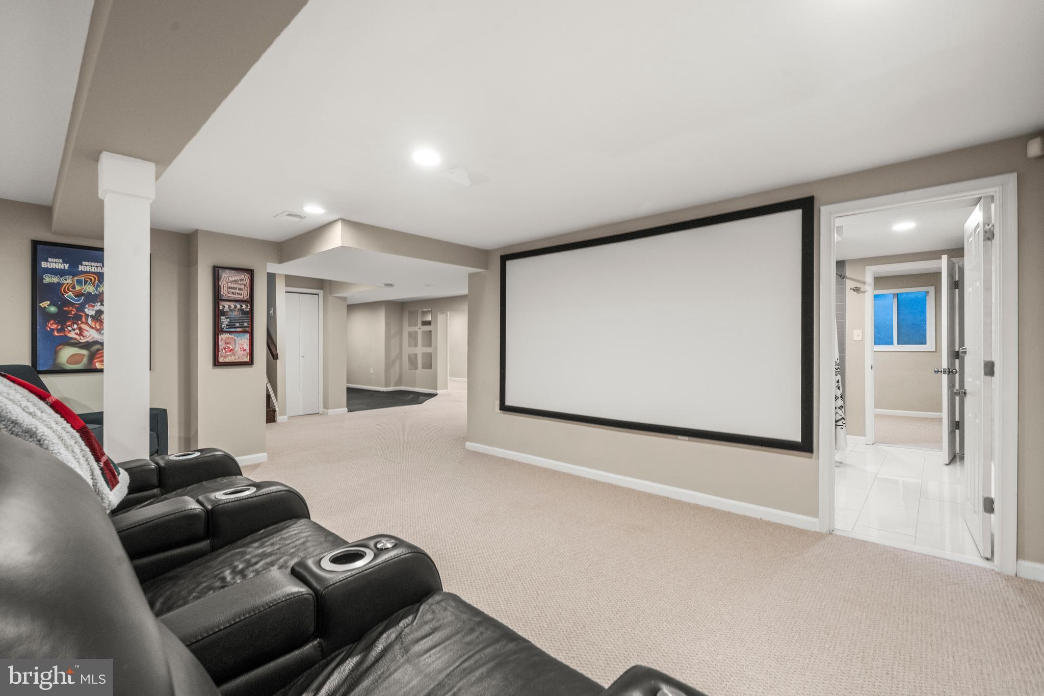 10402 HOLLYOAK PLACE